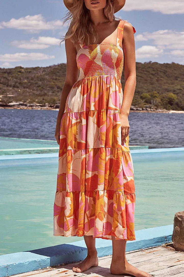 LP | Printed dresses with narrow straps and patches in city fashion