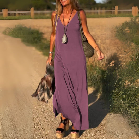 Casual long dress without sleeves in a loose fit for everyday use