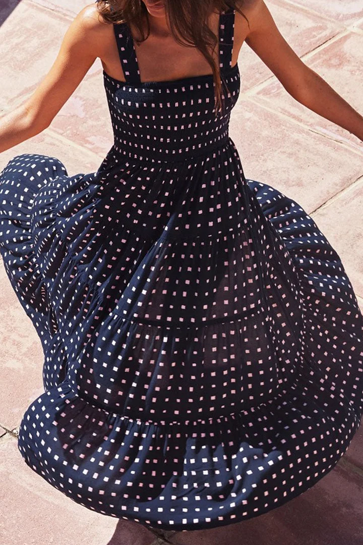 LP | Printed dresses with narrow straps and patches in city fashion