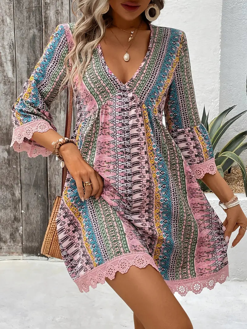 LP | Elegant V-neck mini dress with boho print