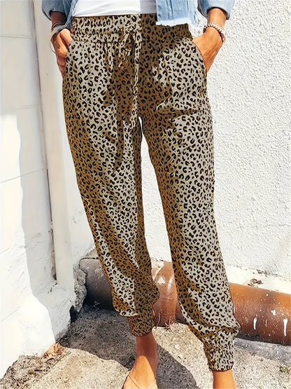 Casual jogging pants with leopard print and fixed hem