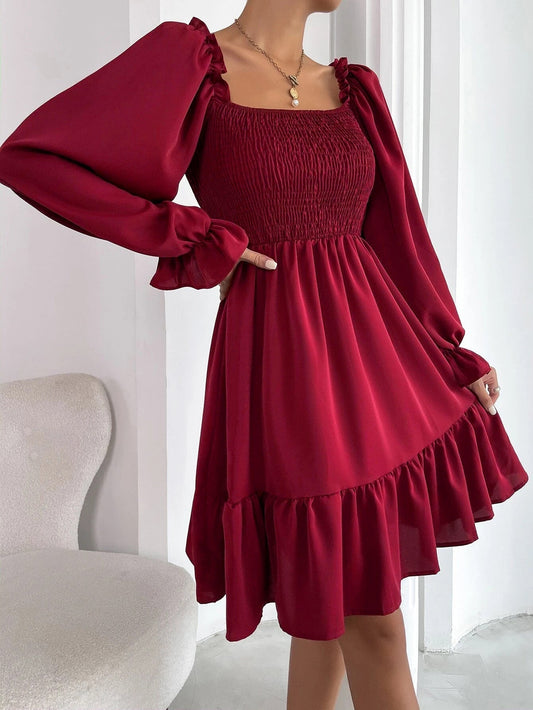 Mc | Elegant dress with square neckline