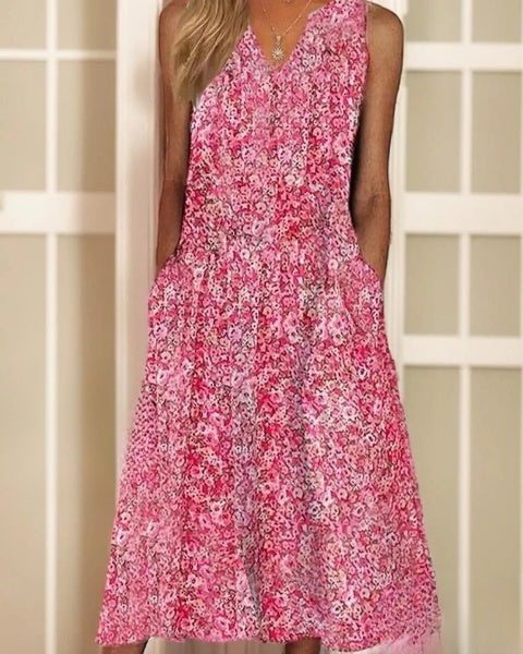 Loose-cut maxi dress with floral pattern and V-neckline
