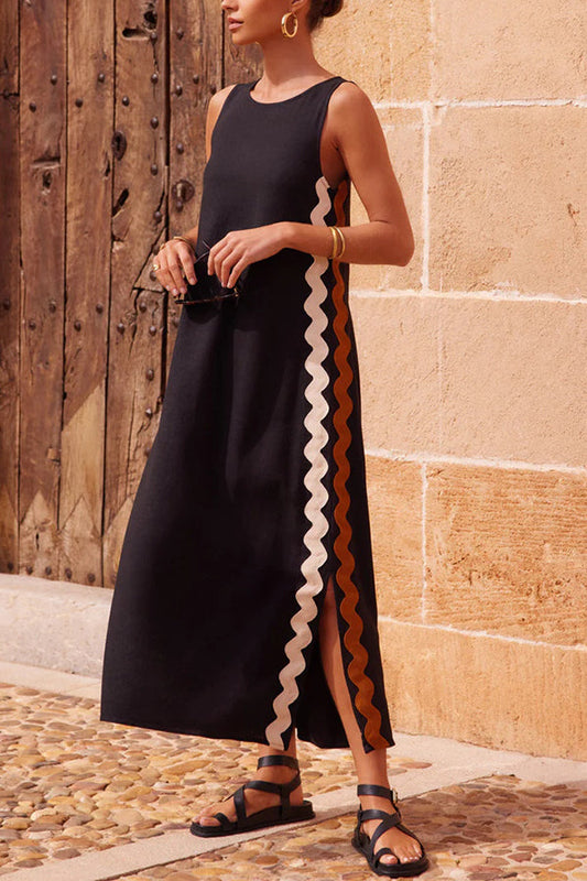 Maxi dress with zigzag stripes and side slit