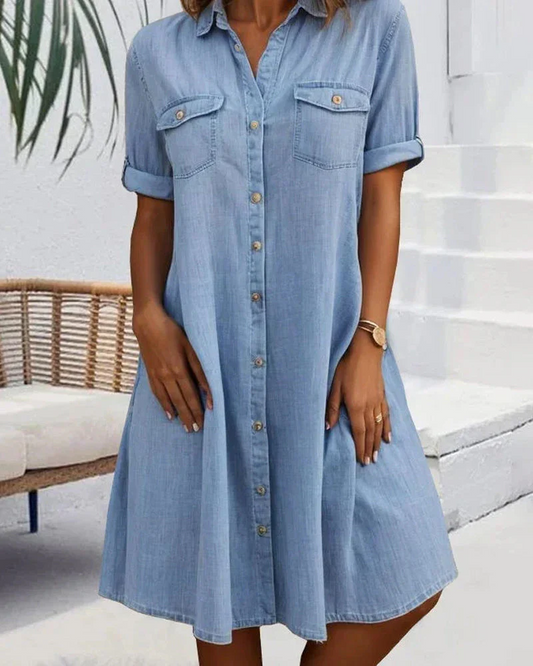 Short-sleeved short dress with classic collar and front button details