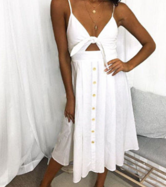 Elegant summer dress with thin straps and crossed details for special occasions