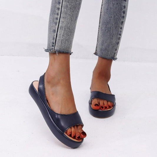 Sandals in genuine cowhide leather