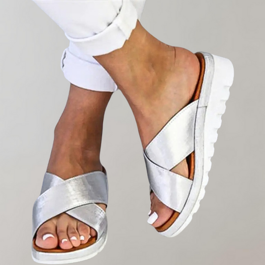 LP | Elegant and versatile generic slippers