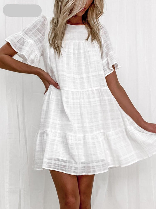 Short summer dress in a casual style with short sleeves