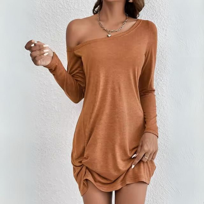 LP | Elegant off-shoulder dress with long sleeves