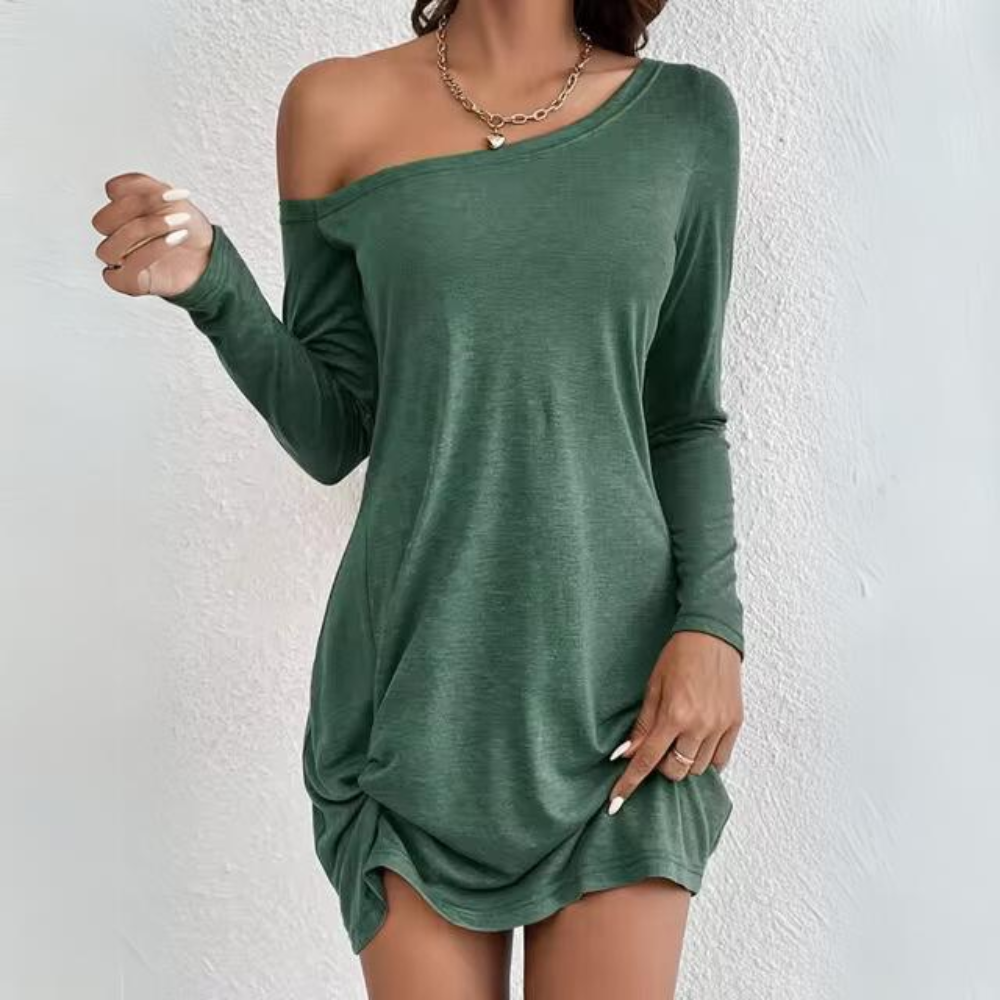 LP | Elegant off-shoulder dress with long sleeves
