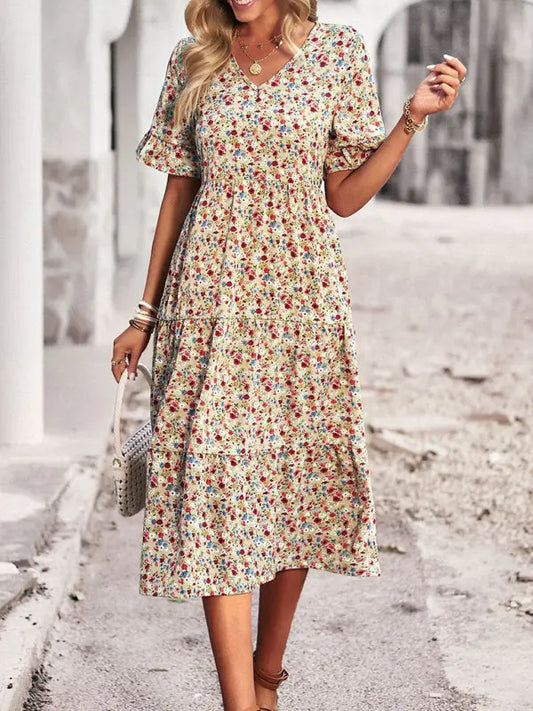 Elegant dress with short sleeves and V-neckline