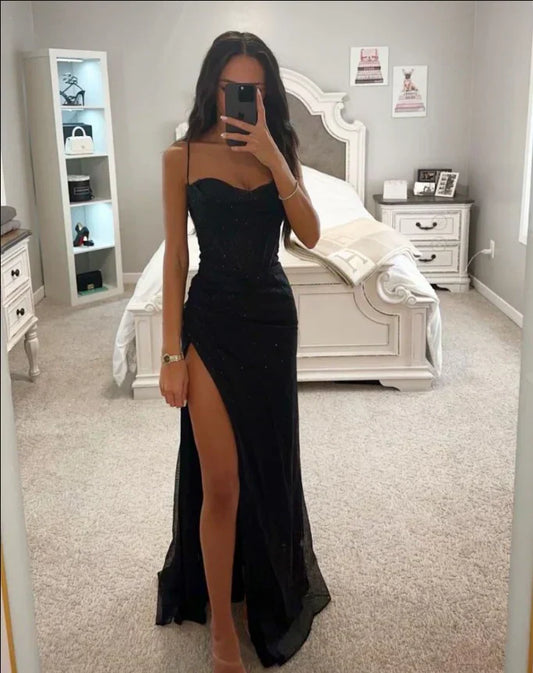 Freya - Elegance dress with slit