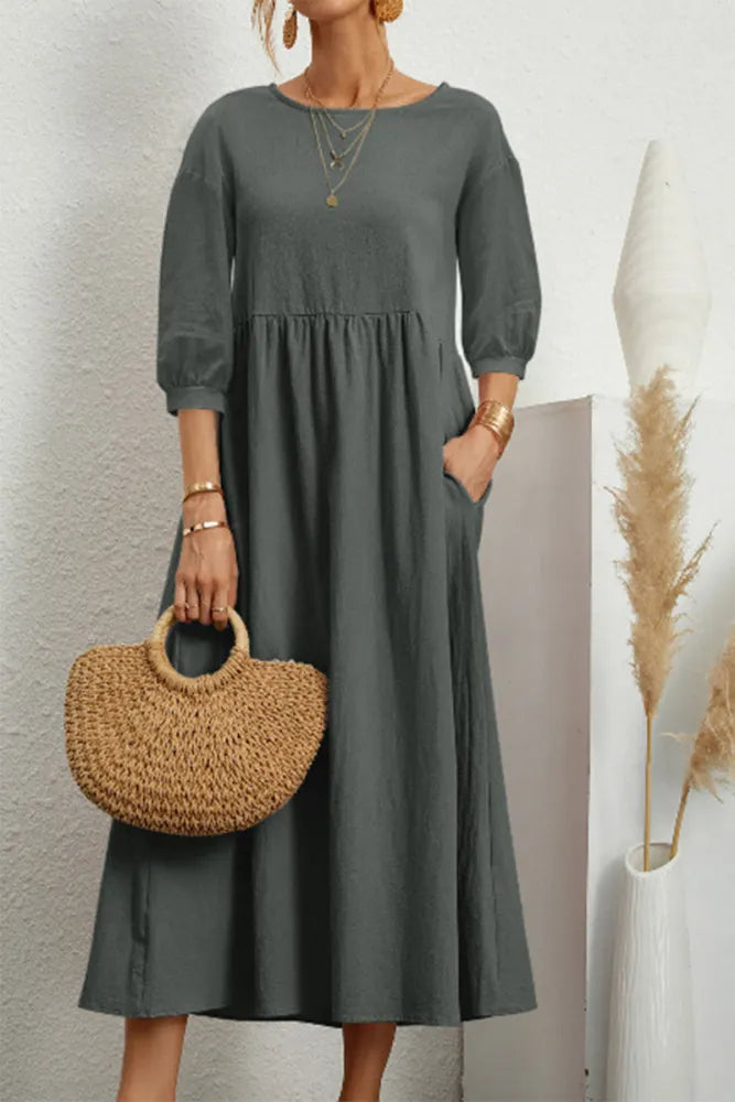 Mc | Simple casual dress with O-neckline and A-line.