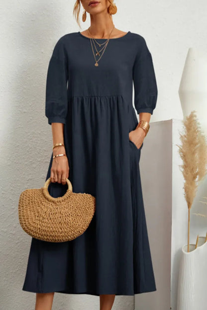 Mc | Simple casual dress with O-neckline and A-line.