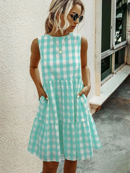 Mc | Women's fitted dress with fashionable round neckline and pastel plaid skirt