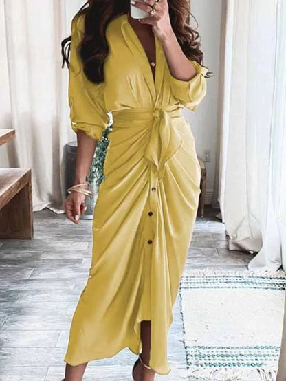 Mc | Elegant casual dress with V-neck and waist belt