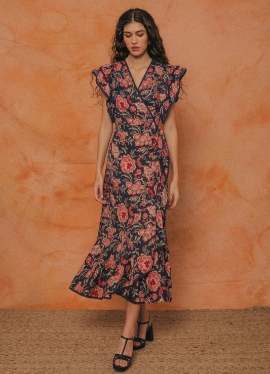 Stylish midi dress with retro floral print and loose butterfly sleeves