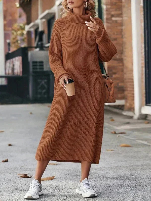 LP | Fashionable knit dress with high neck and straight silhouette