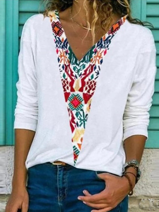 T-shirt in cotton-polyester blend - Printed details and loose fit