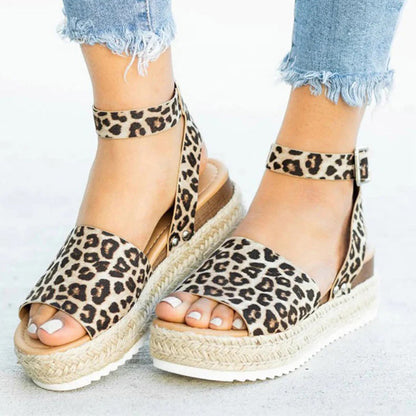 LP | Elegant and effortless generic sandals