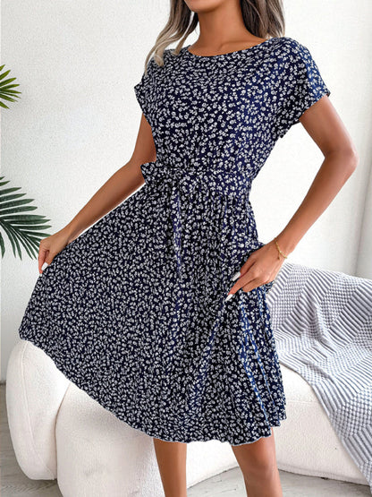 LP | A-line round-neck floral-patterned midi dress with waist belt