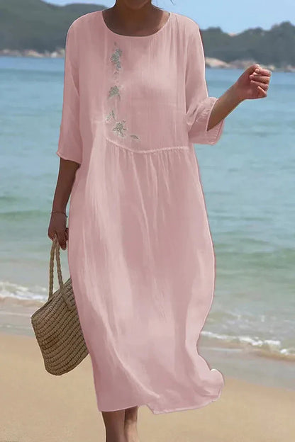 LP | Linen dress with round neckline and embroidery details