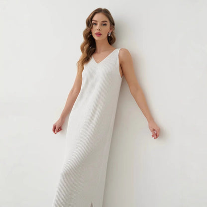Lightweight pleated long dress with V-neck and narrow straps, loose fit