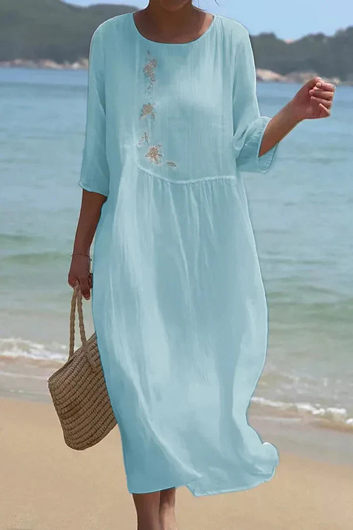 LP | Linen dress with round neckline and embroidery details