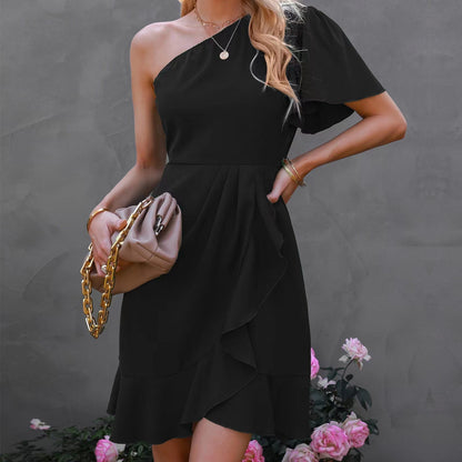 LP | Chic cocktail dress with bare shoulders