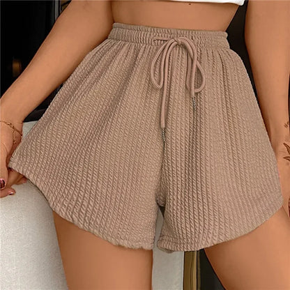 Shorts with drawstring and wide legs