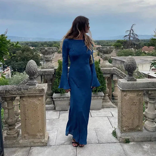 LP | Dress with long sleeves and trumpet