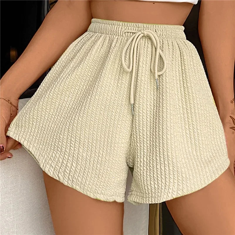 Shorts with drawstring and wide legs