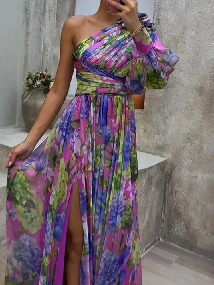 LP | Long dress with slit and one sleeve, printed in purple