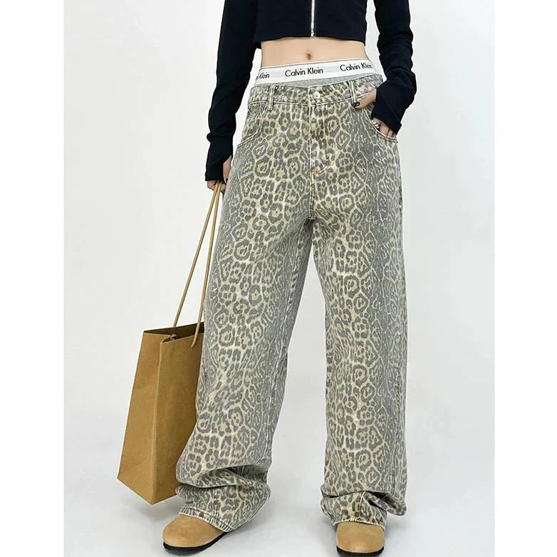 Retro pants with leopard print