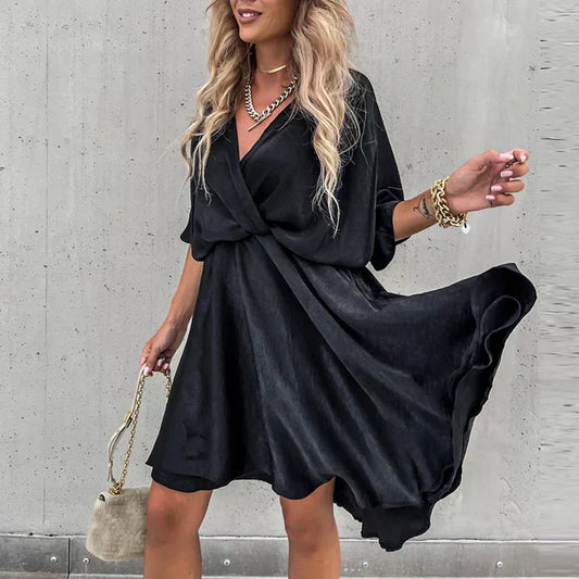 Mc | V-neck dress with half-length sleeves