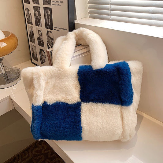 Vardi Dante��� Pipa Plush Handbag | Una borsa da donna comoda e invernale