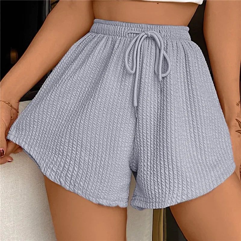 Shorts with drawstring and wide legs
