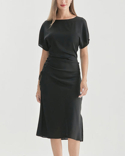 Elegant dress with short sleeves and pleated skirt for sophisticated styling