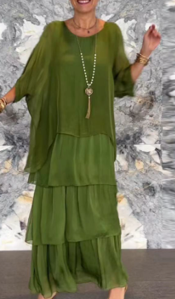 LP | Elegant long dress with V-neckline