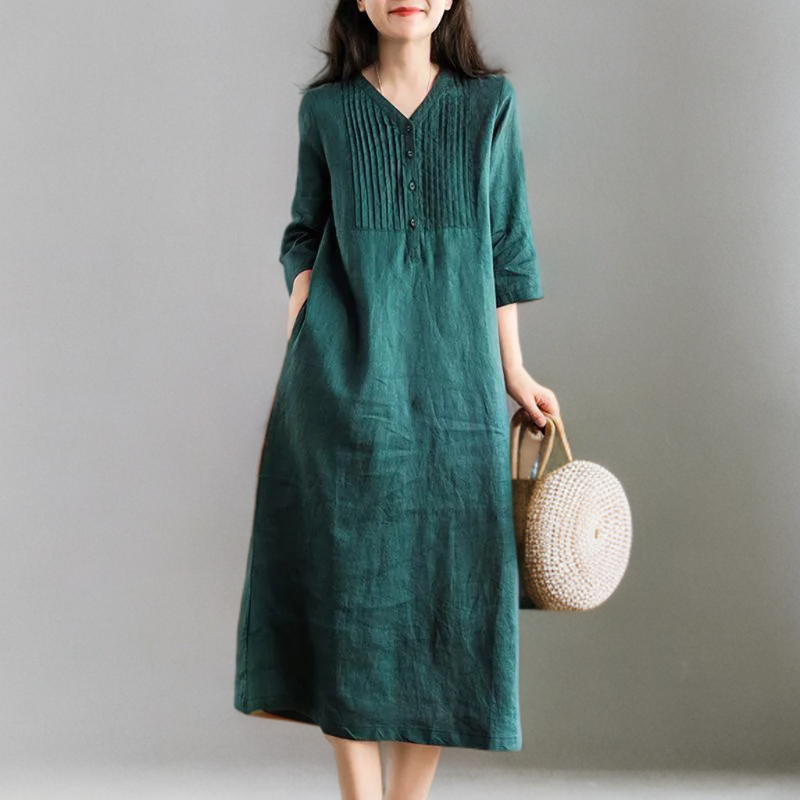 LP | Casual, loose-fitting dress with a vintage twist