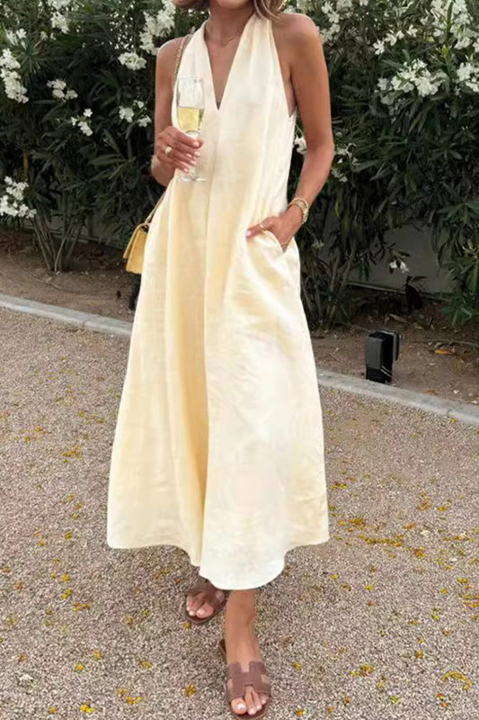 LD A-line dress with V-neck and practical pockets