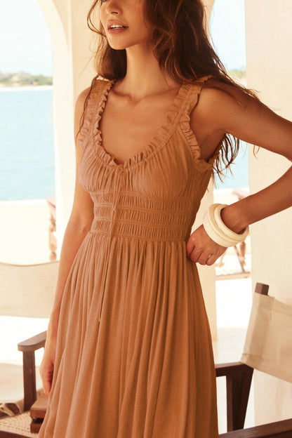 LP | V-neck midi dress with smocked workmanship