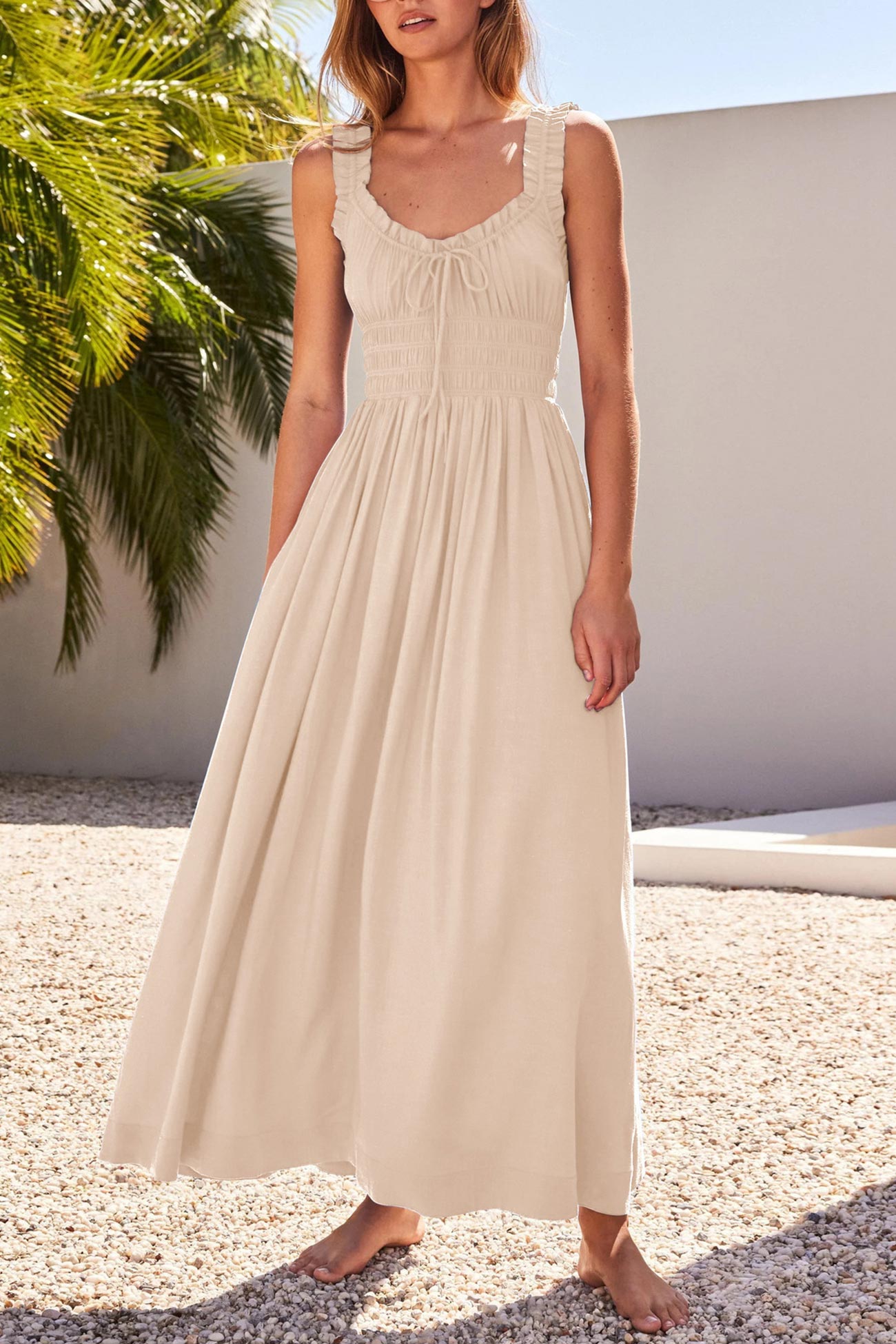 LP | V-neck midi dress with smocked workmanship