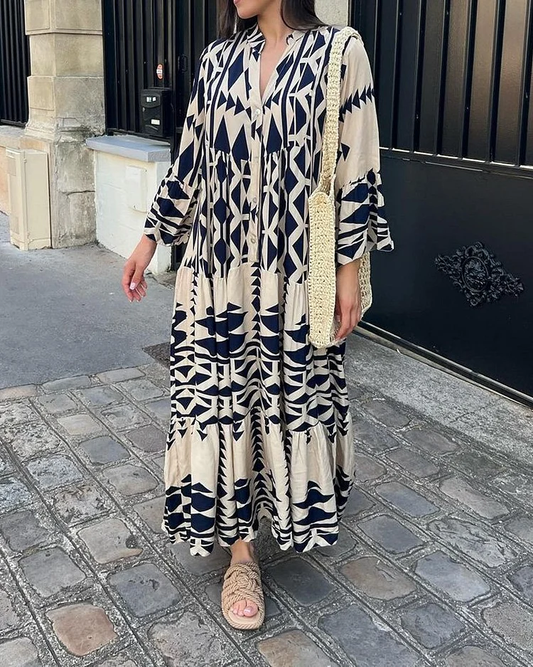 LD dress with print, long sleeves and V-neckline