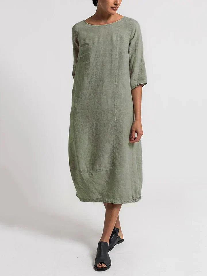 LP | One-color casual dress with round neckline and 3/4 sleeves
