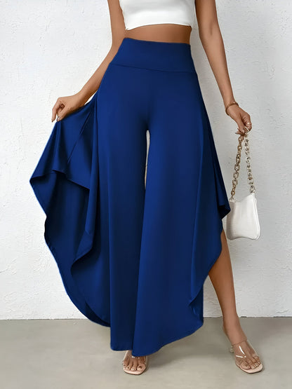 Wide pants with asymmetric shirt