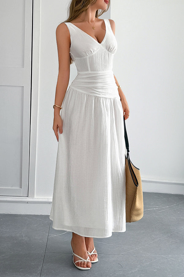 Sleeveless ladies maxi dress with V-neck and hollow waist design