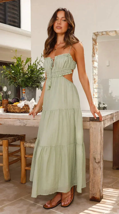 Sleeveless maxi dress with seams and ruffles