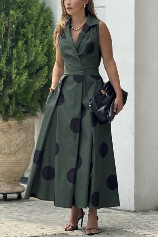 Maxi dress with polka dots and pockets